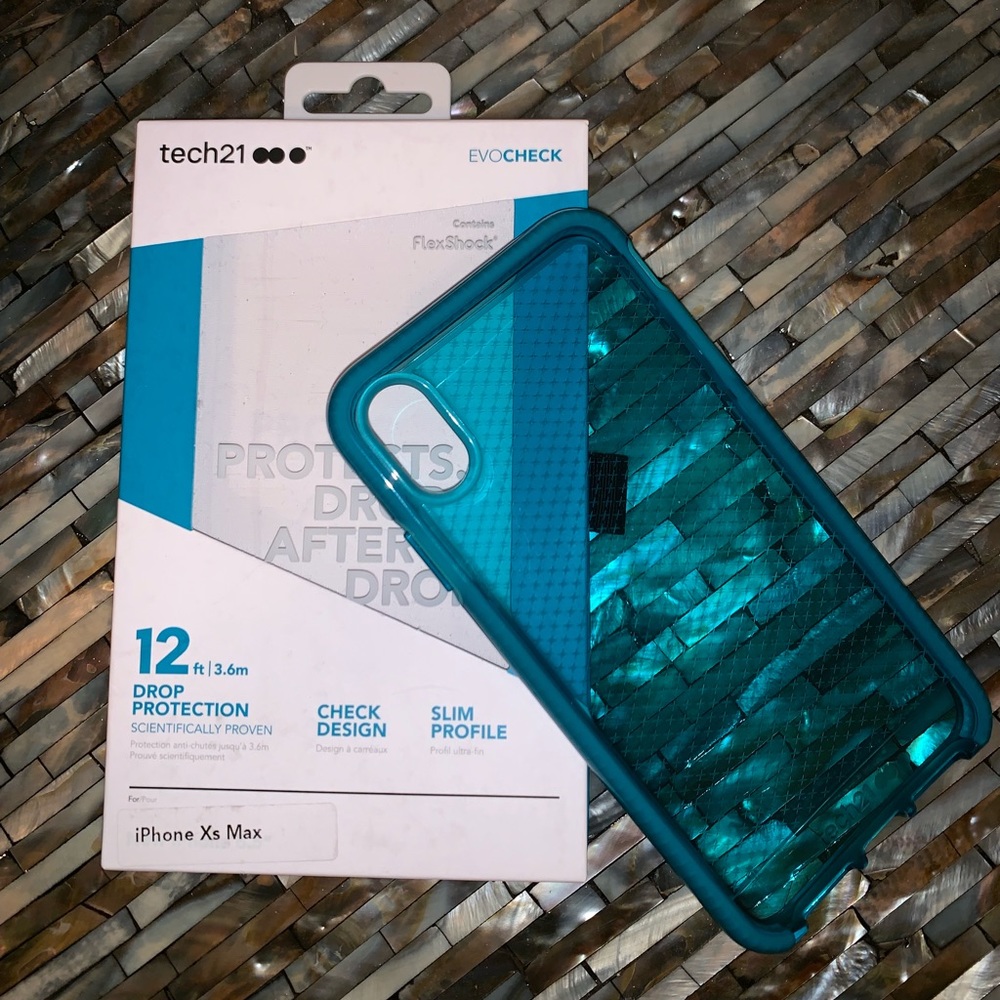 Tech 21 EvoCheck iPhone XS Max Case ✨
